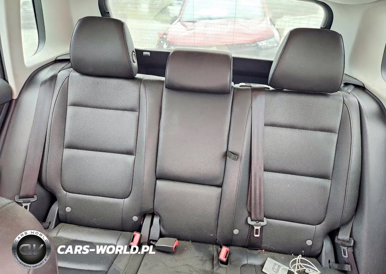 2016 Volkswagen Tiguan S VIN:WVGAV7AX6GW524217 - 10