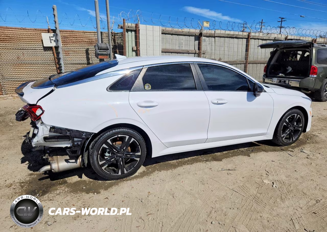 2024 Kia K5 Gt Line VIN:5XXG64J28RG247900 - 3
