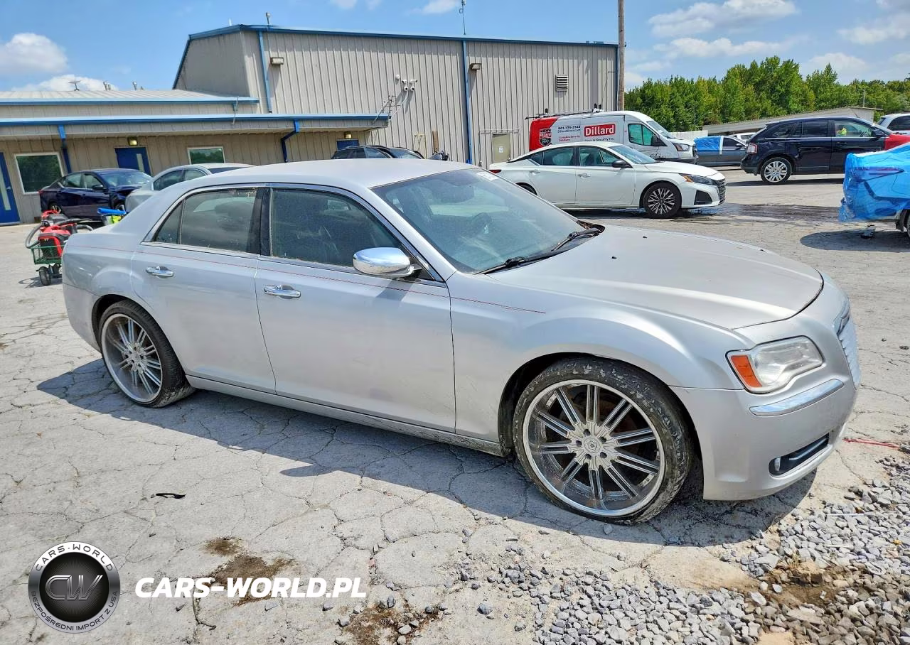 2012 Chrysler 300 Limited VIN:2C3CCACG4CH308974 - 4