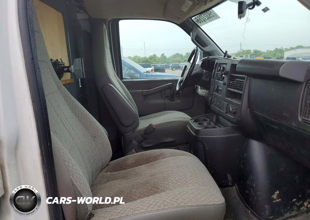 2020 GMC Savana G2500 VIN:1GTW7AFP8L1217780 - 10