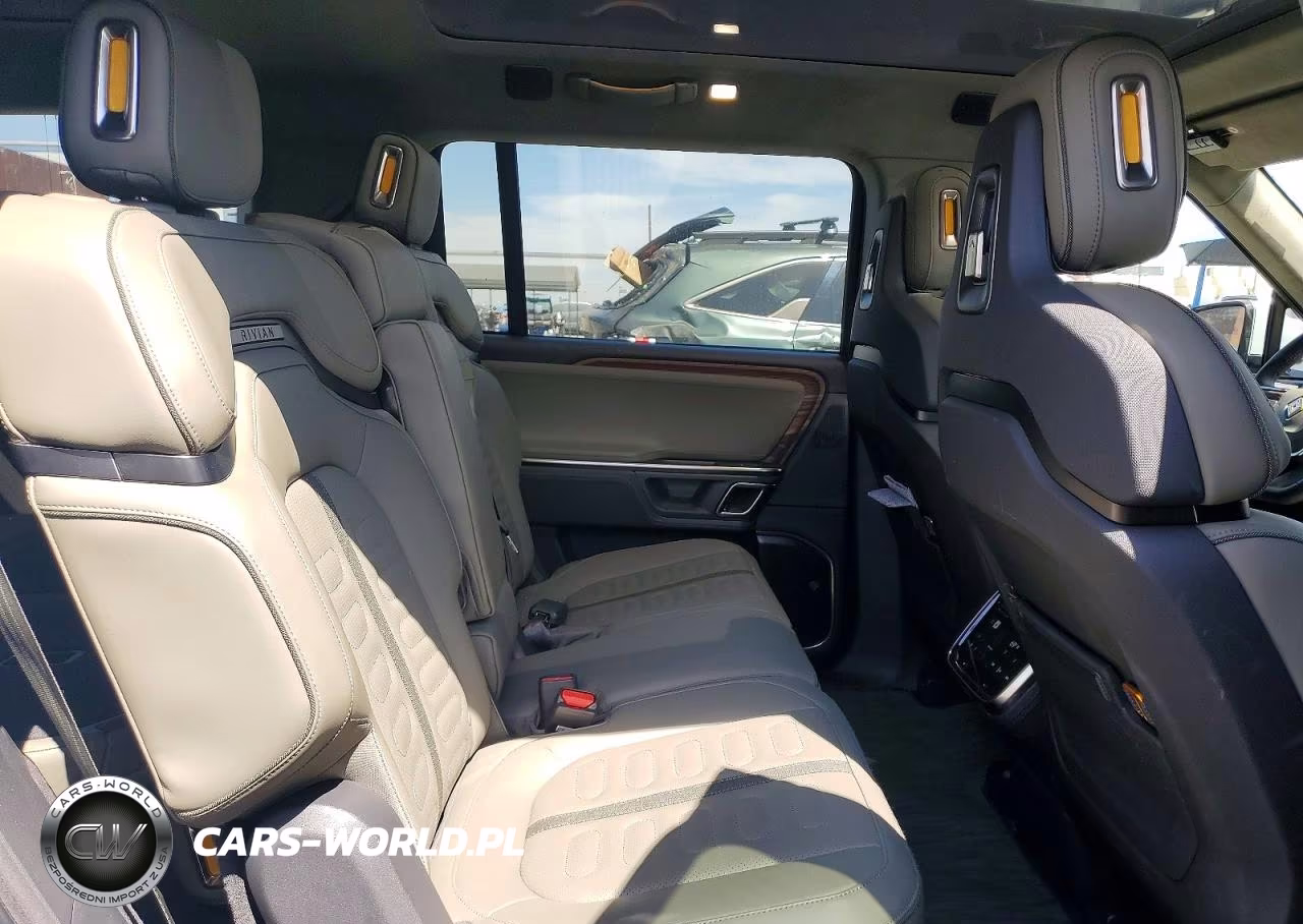 2023 Rivian R1S Adventure VIN:7PDSGABA8PN029509 - 11