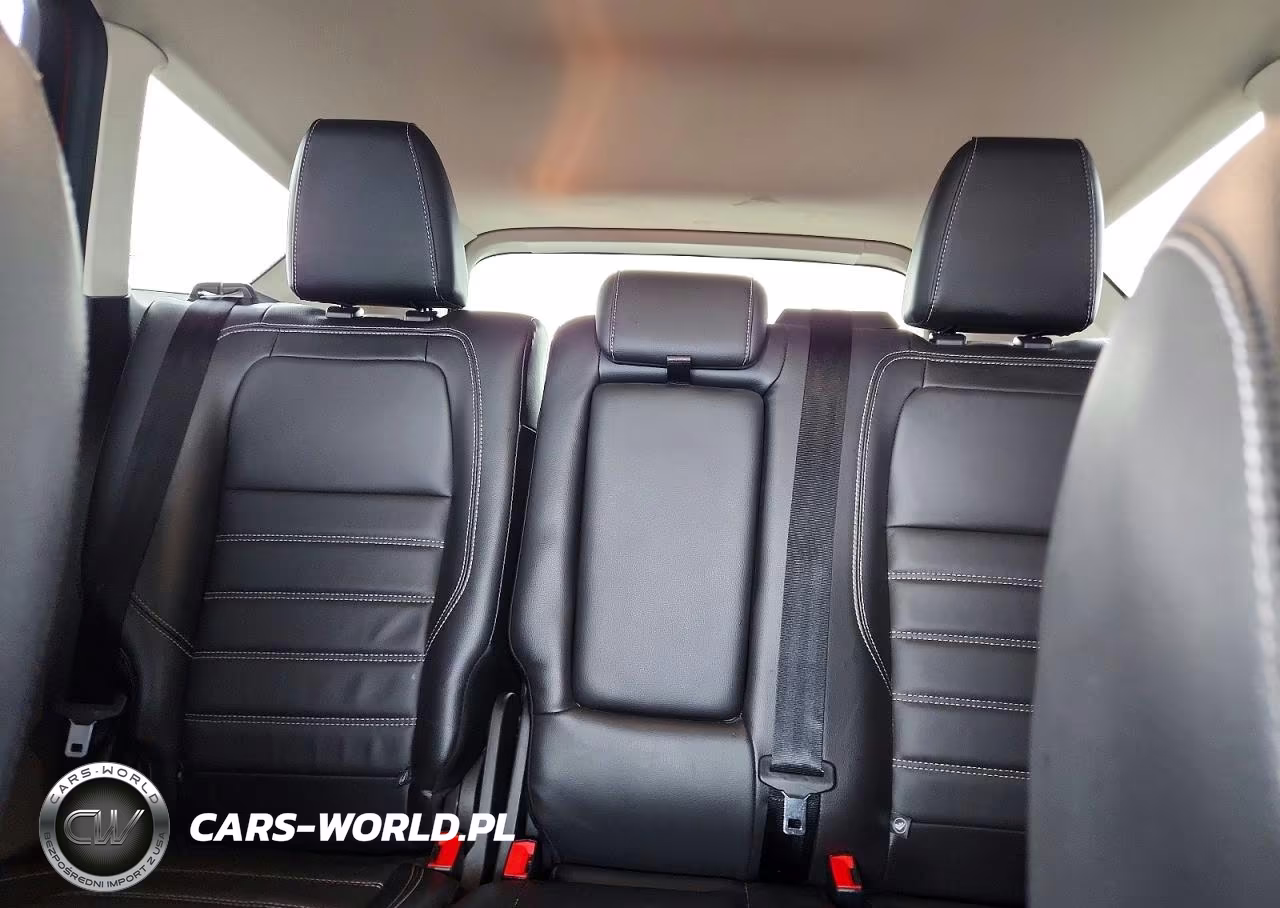 2018 Ford Escape Titanium VIN:1FMCU0J96JUA07183 - 10