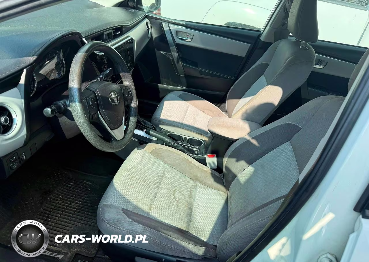 2018 Toyota Corolla Le VIN:2T1BURHE9JC063042 - 5