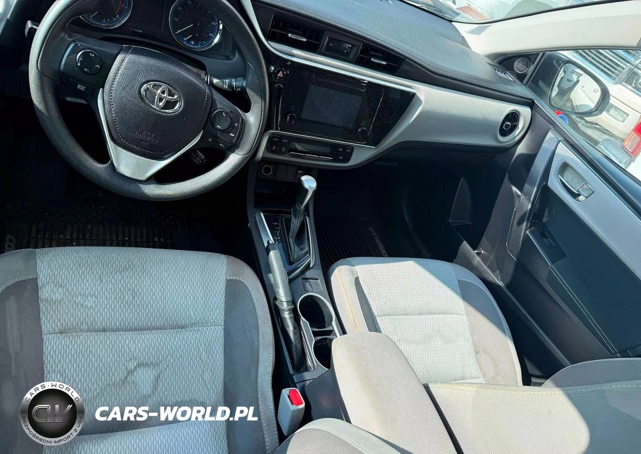 2018 Toyota Corolla Le VIN:2T1BURHE9JC063042 - 9