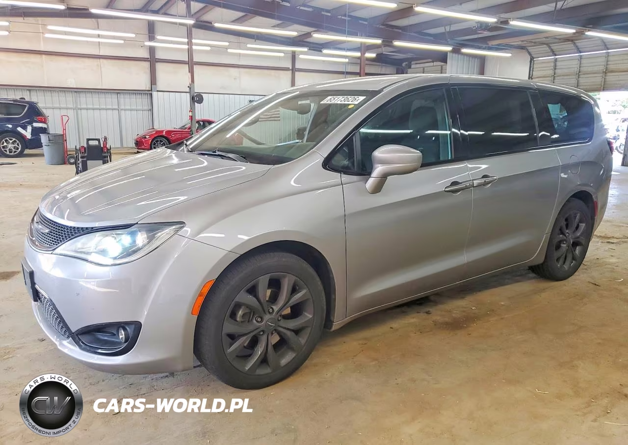2019 Chrysler Pacifica Touring Plus
