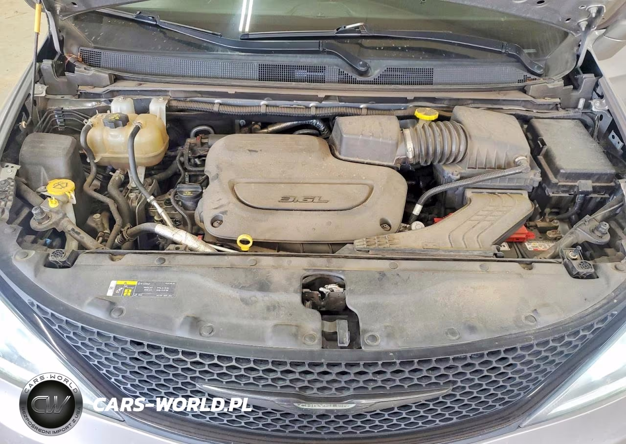 2019 Chrysler Pacifica Touring Plus VIN:2C4RC1FG1KR522539 - 12