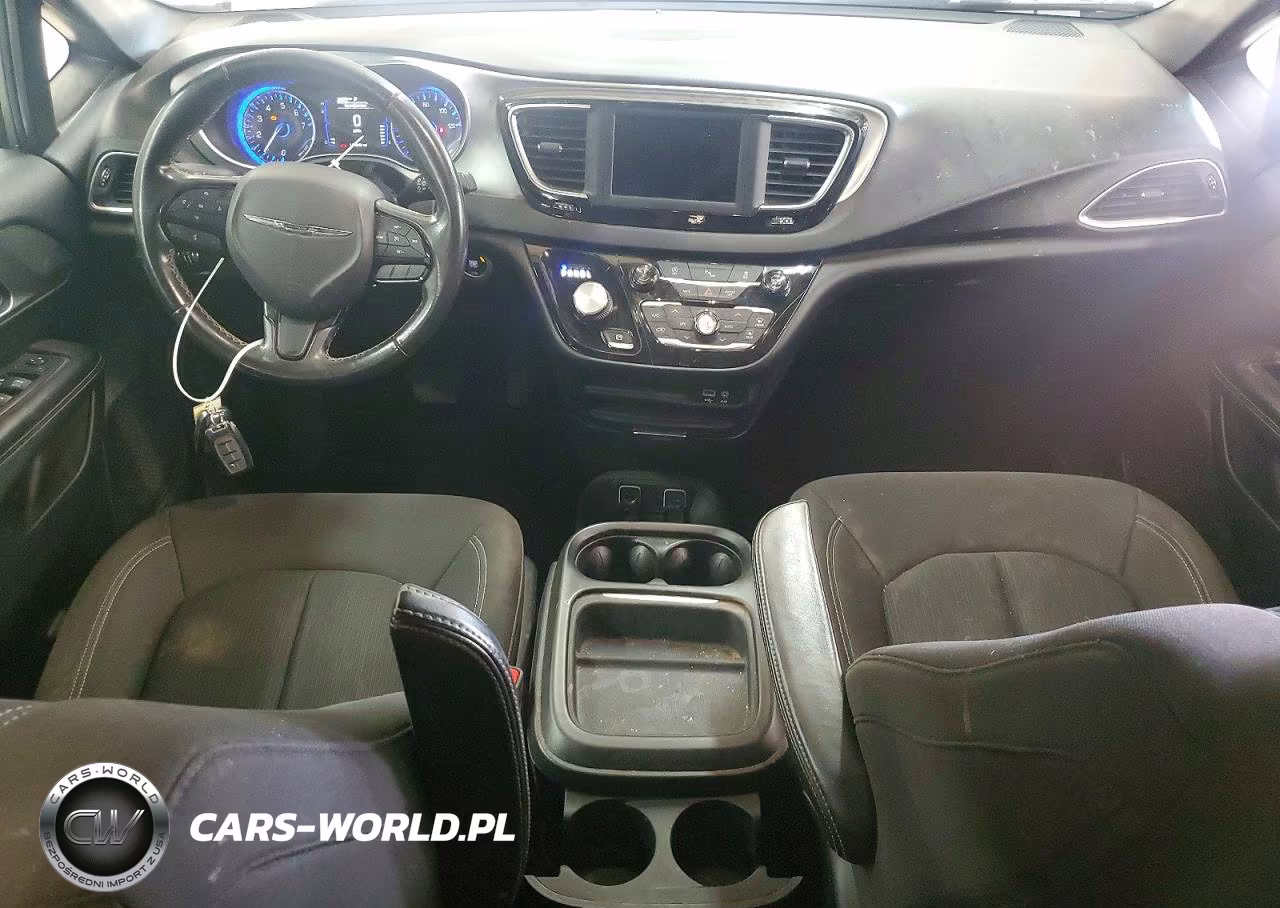 2019 Chrysler Pacifica Touring Plus VIN:2C4RC1FG1KR522539 - 8