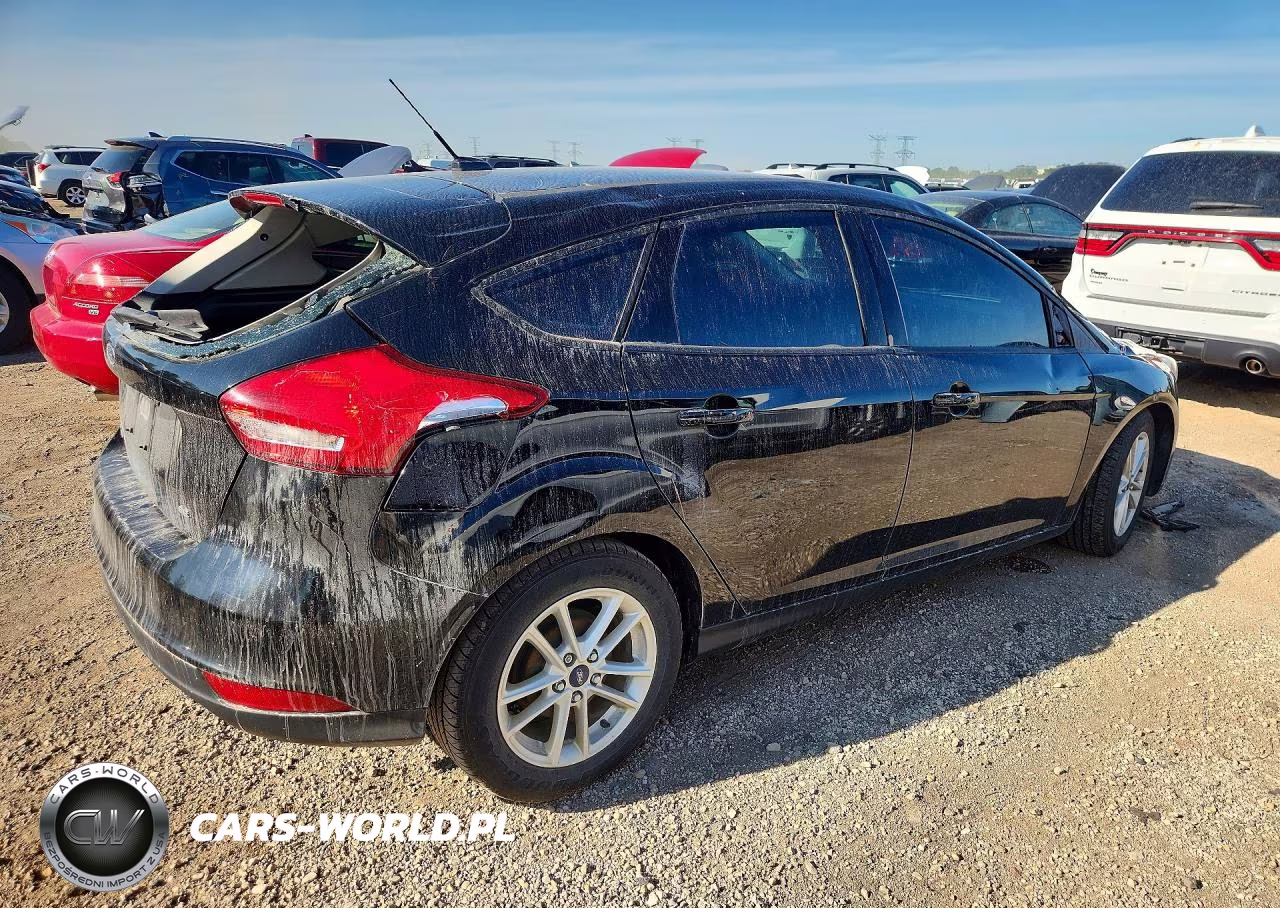 2017 Ford Focus Se VIN:1FADP3K27HL243723 - 3