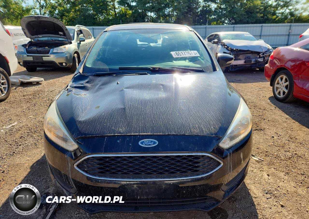 2017 Ford Focus Se VIN:1FADP3K27HL243723 - 5