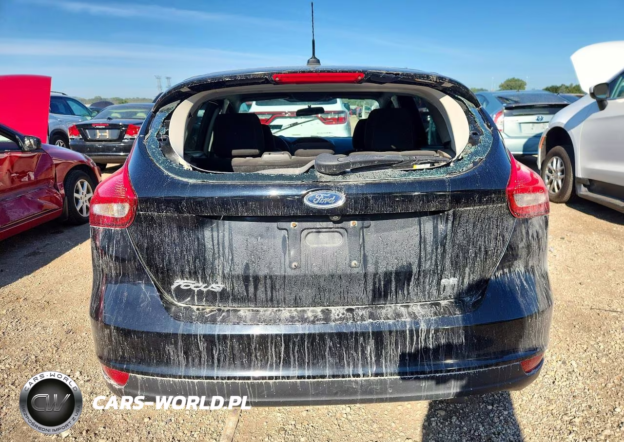 2017 Ford Focus Se VIN:1FADP3K27HL243723 - 6