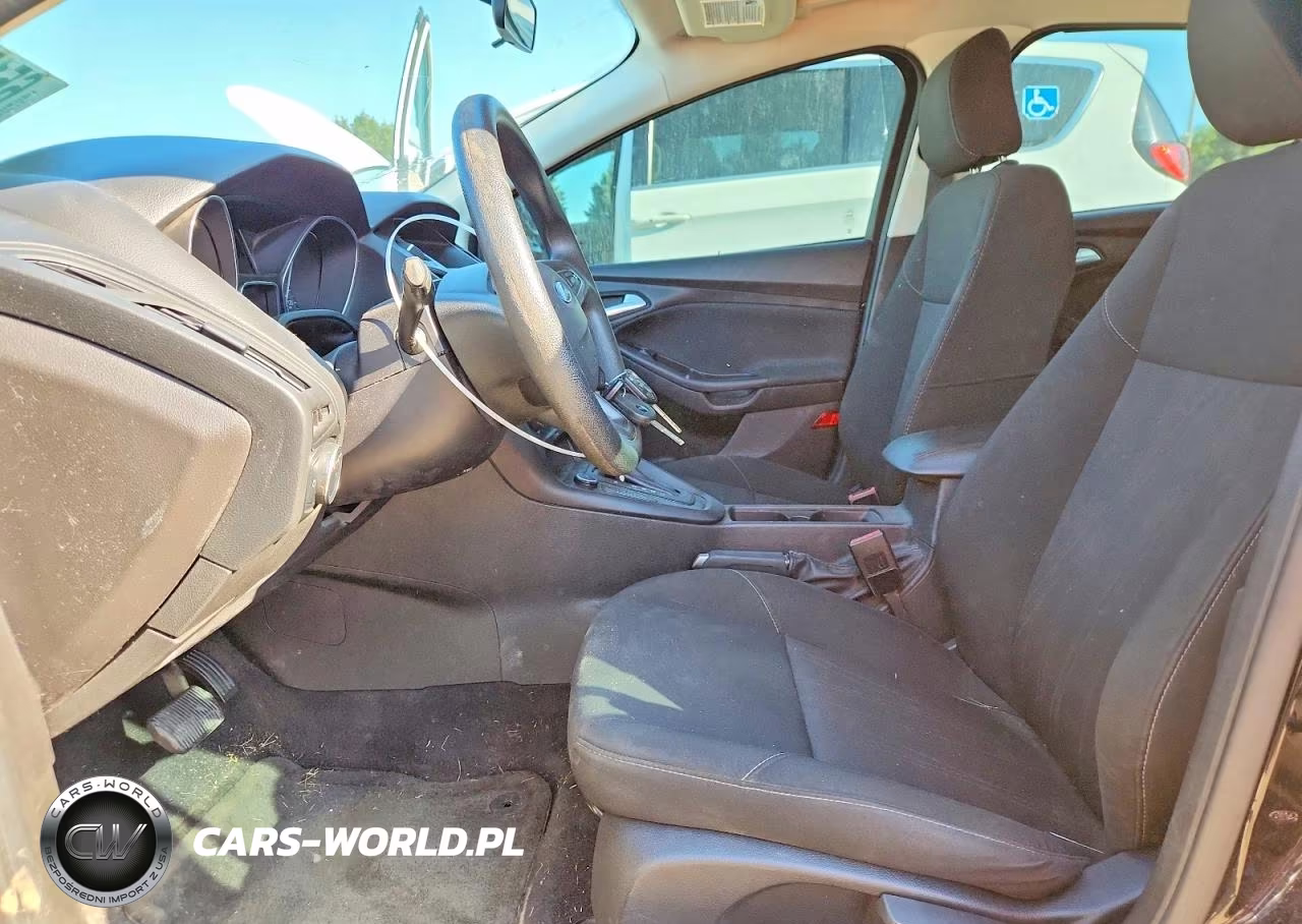 2017 Ford Focus Se VIN:1FADP3K27HL243723 - 7