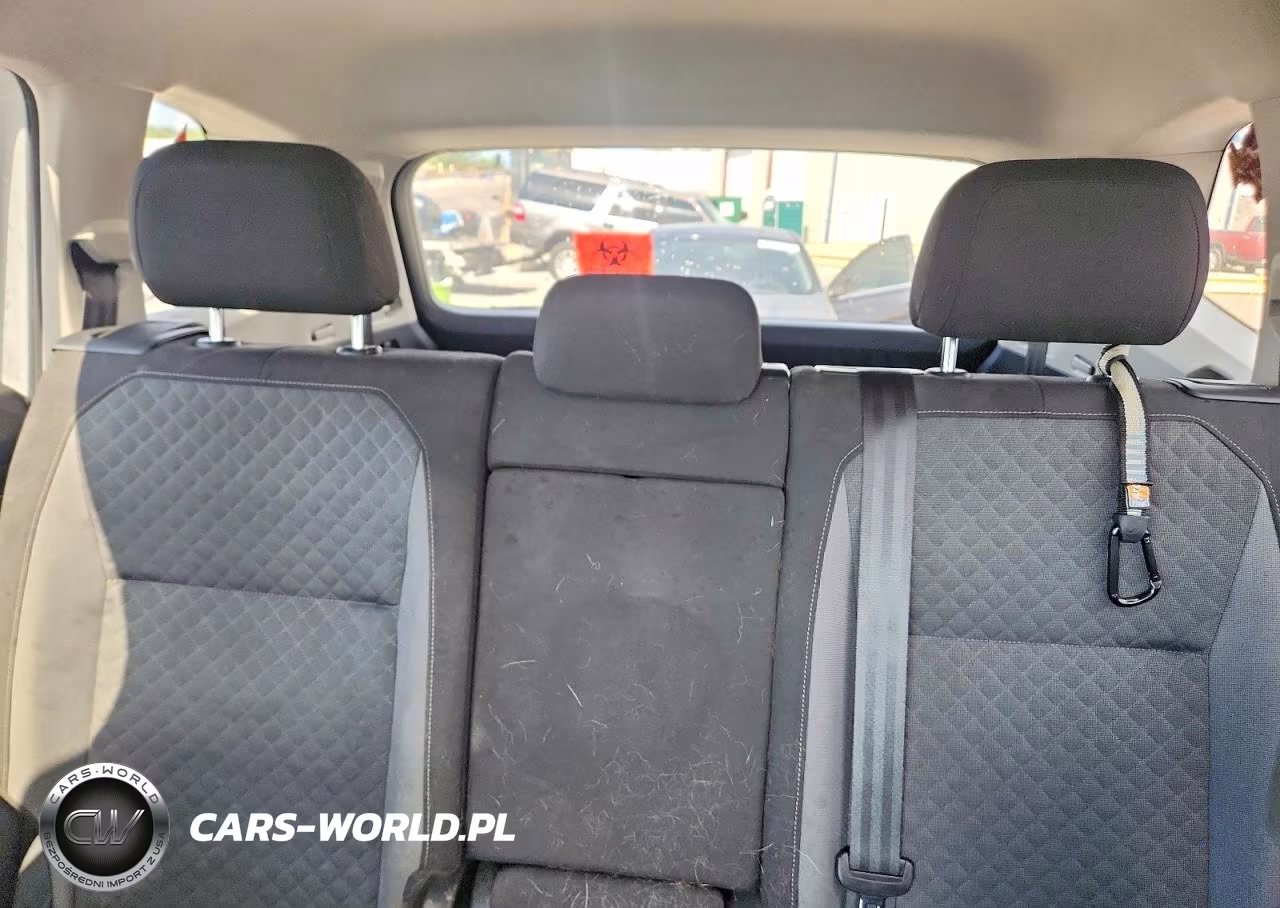 2018 Volkswagen Tiguan S VIN:3VV1B7AX4JM012154 - 10