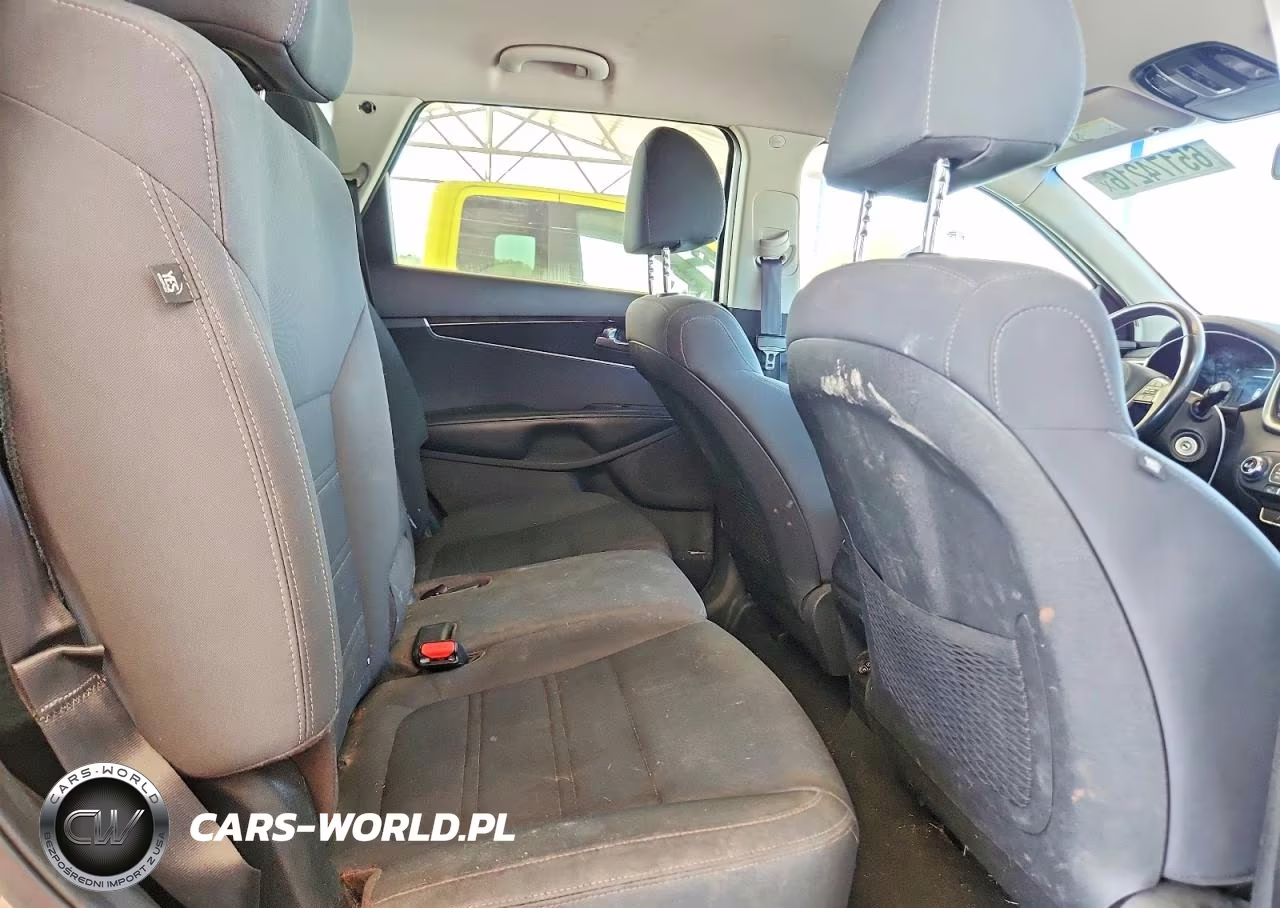 2019 Kia Sorento Lx VIN:5XYPGDA37KG433029 - 10