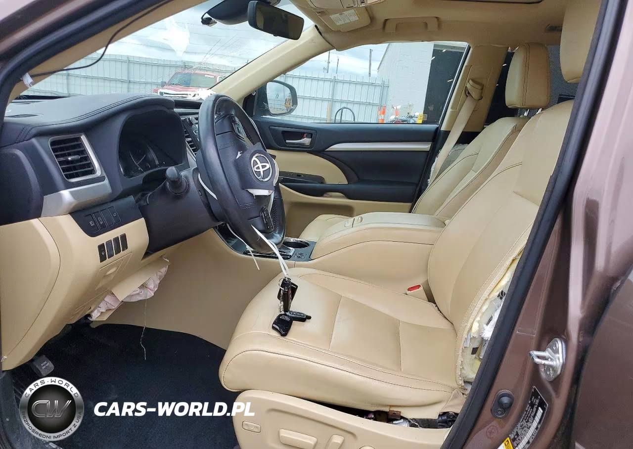 2018 Toyota Highlander Xle VIN:5TDJZRFH8JS875059 - 7