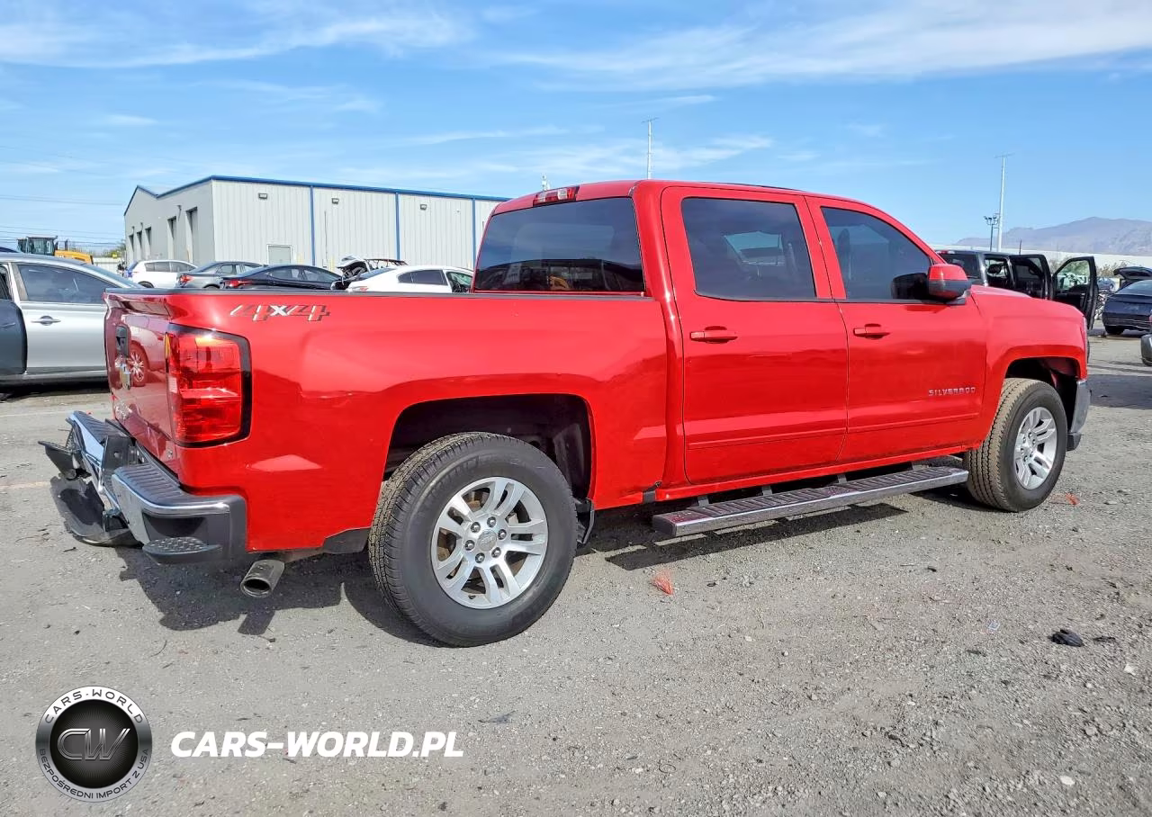 2018 Chevrolet Silverado K1500 Lt VIN:3GCUKREC5JG251435 - 3