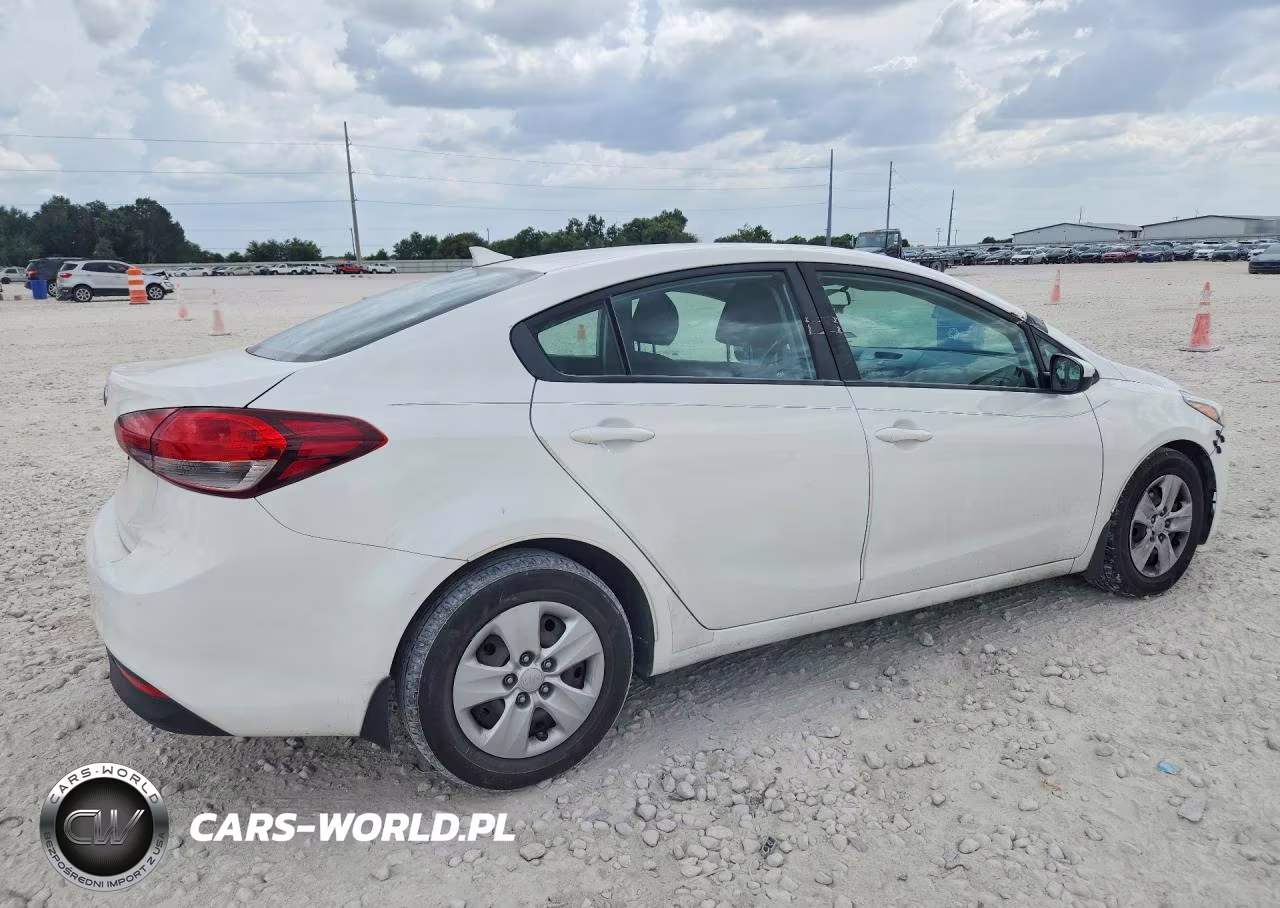 2018 Kia Forte Lx VIN:3KPFK4A7XJE239328 - 3