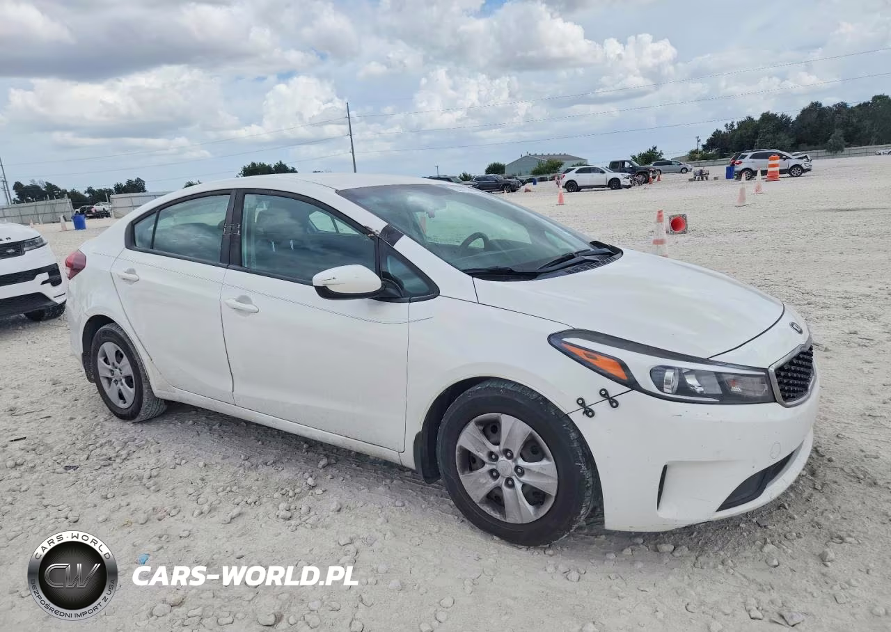2018 Kia Forte Lx VIN:3KPFK4A7XJE239328 - 4