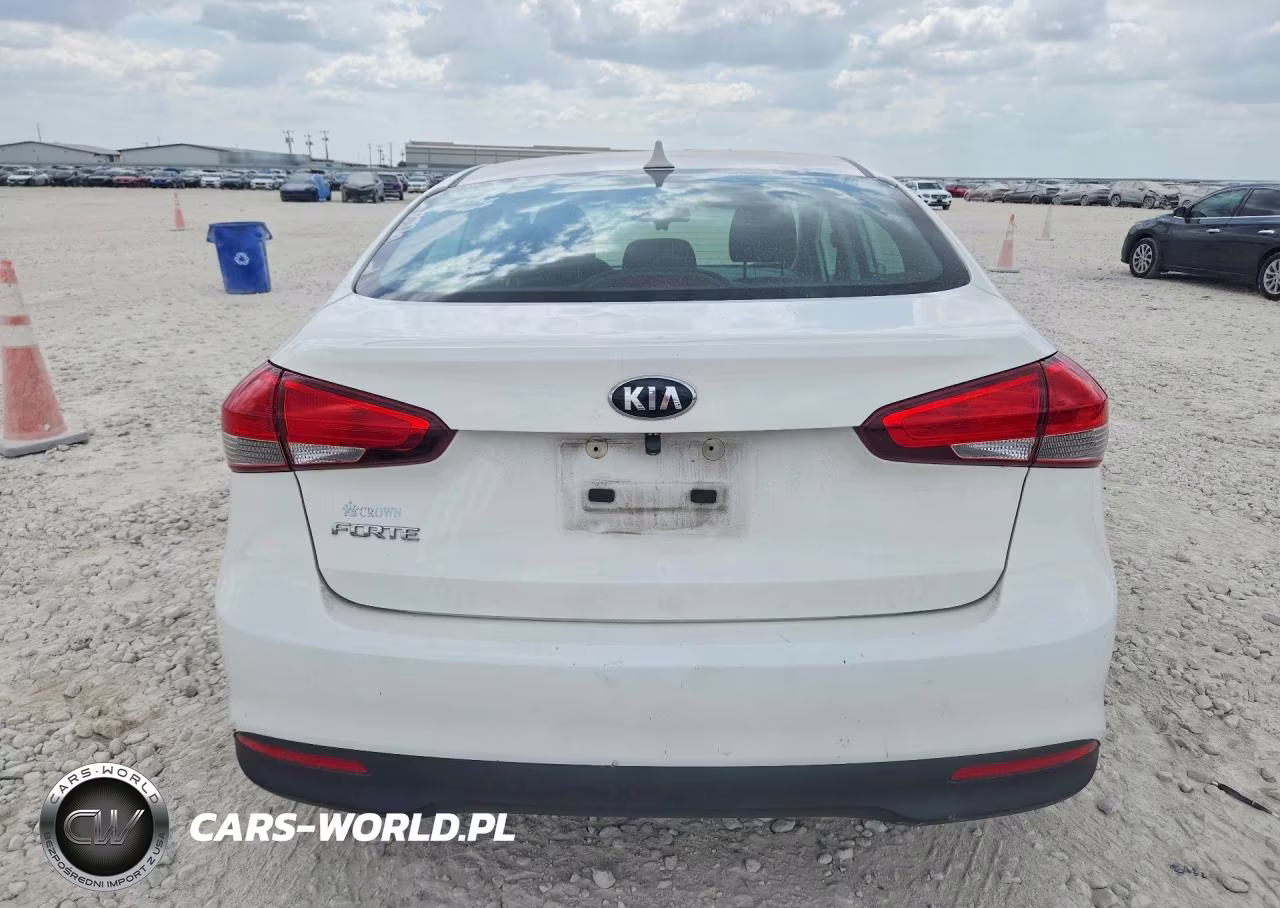 2018 Kia Forte Lx VIN:3KPFK4A7XJE239328 - 6