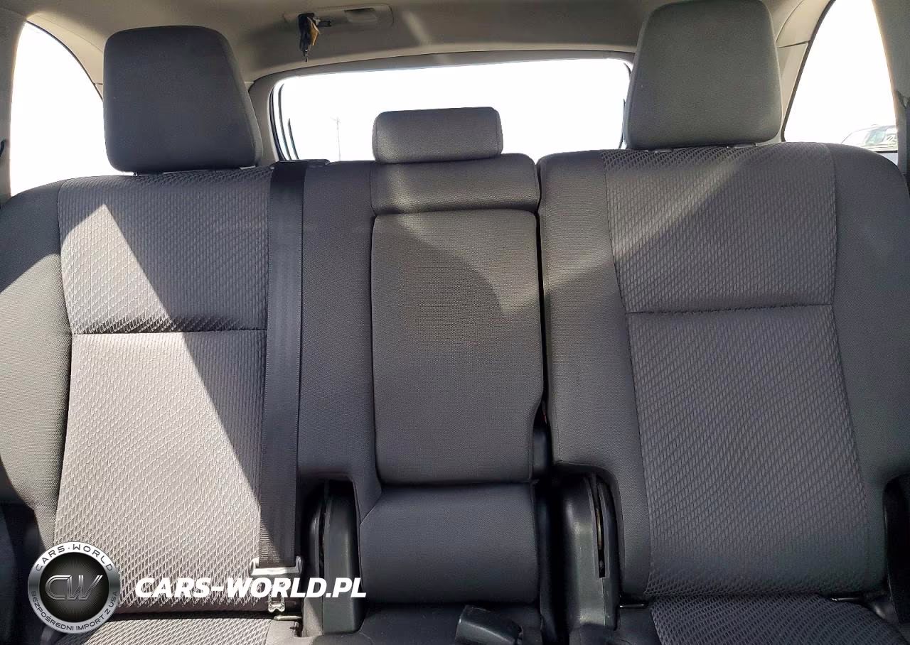 2019 Toyota Highlander Le VIN:5TDBZRFHXKS963990 - 10