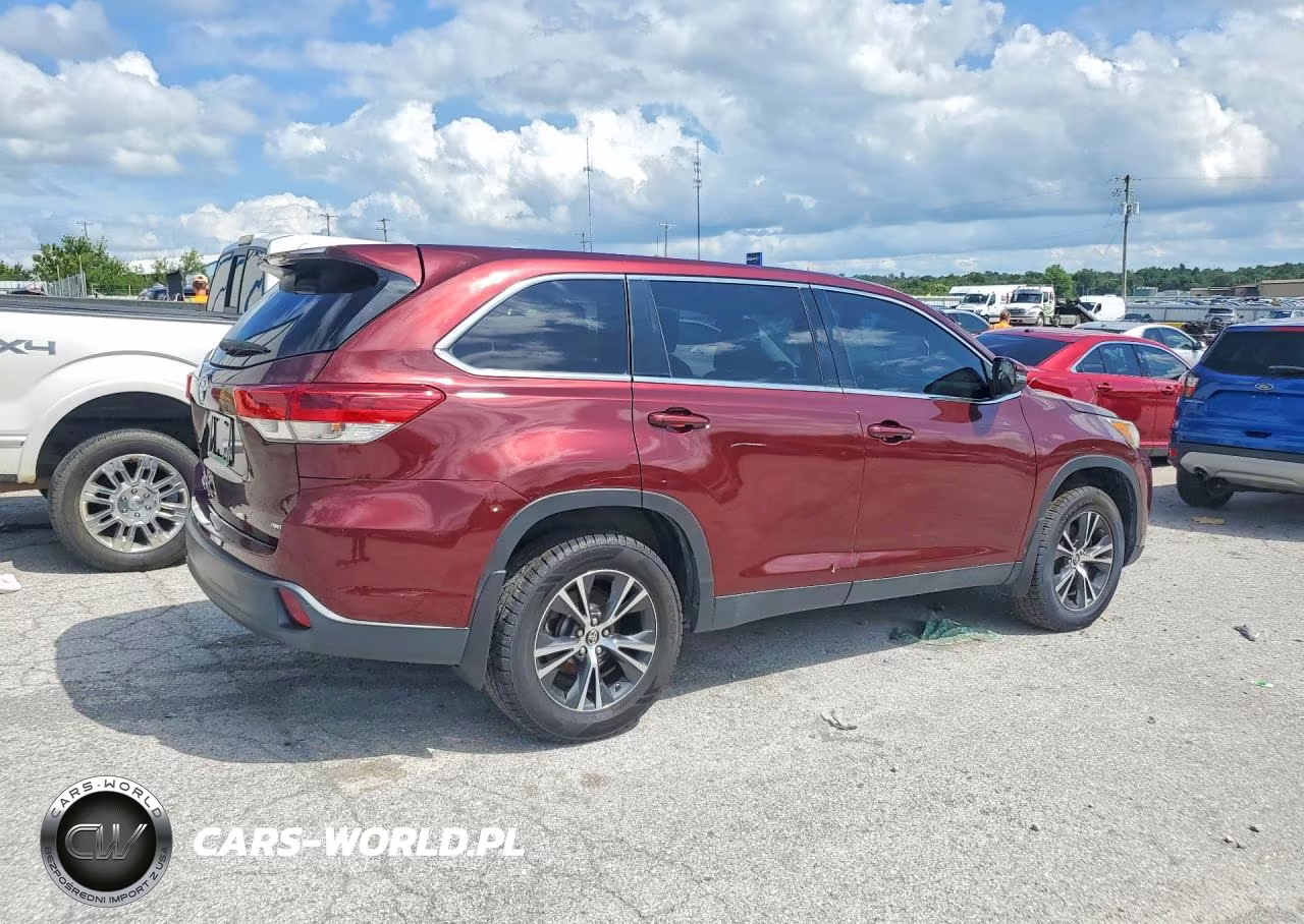 2019 Toyota Highlander Le VIN:5TDBZRFHXKS963990 - 3