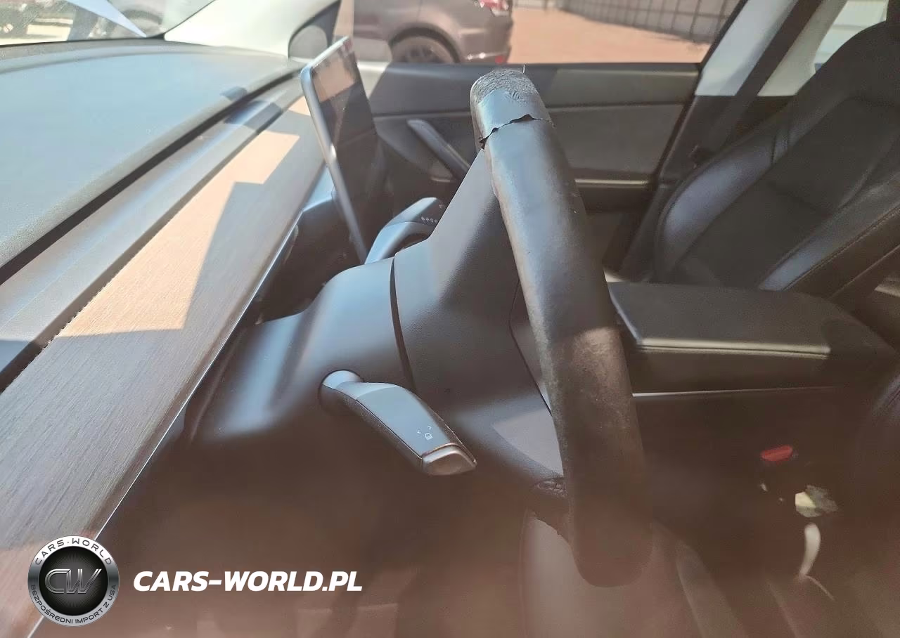 2021 Tesla Model Y VIN:5YJYGDEE3MF109988 - 9