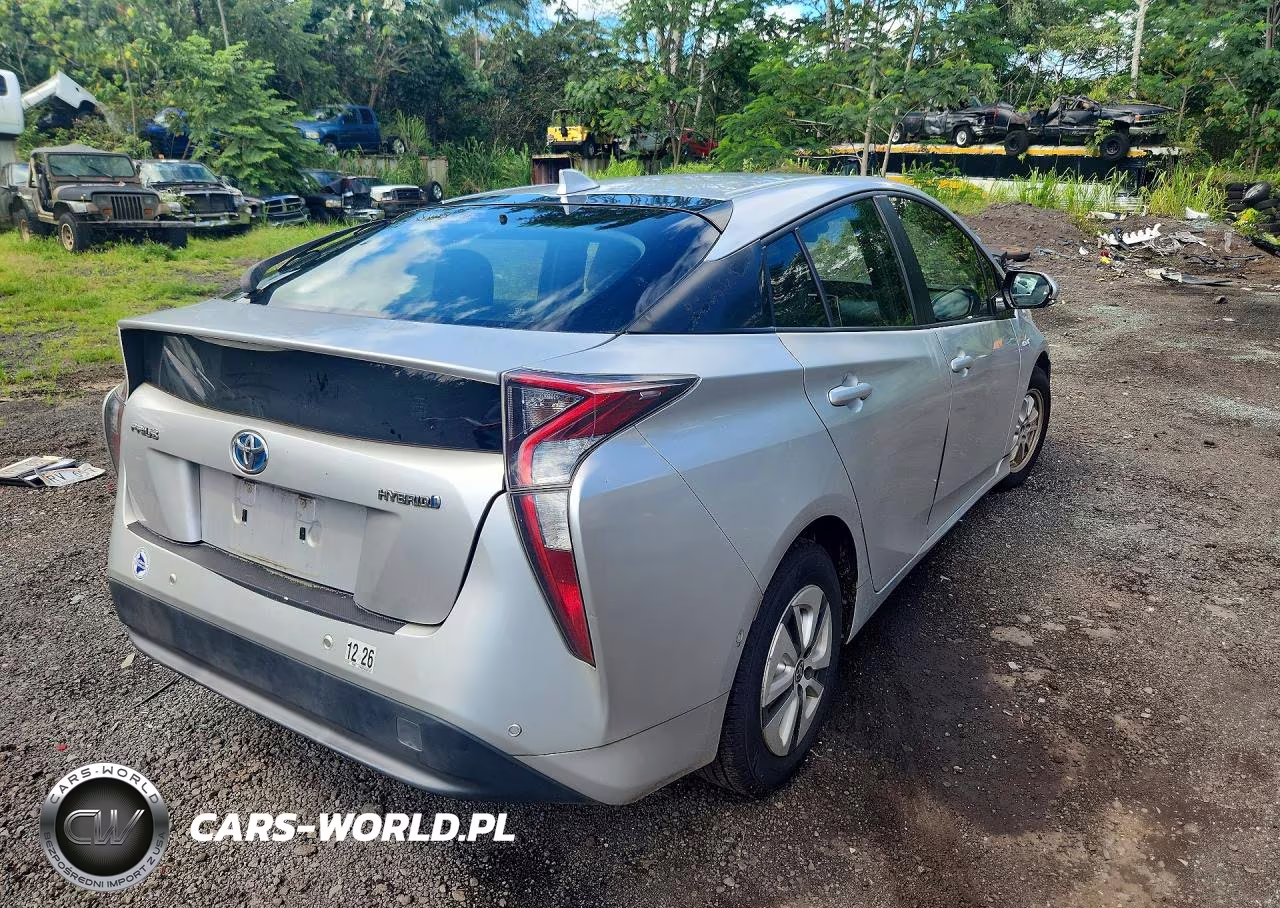2018 Toyota Prius VIN:JTDKBRFU8J3081640 - 3