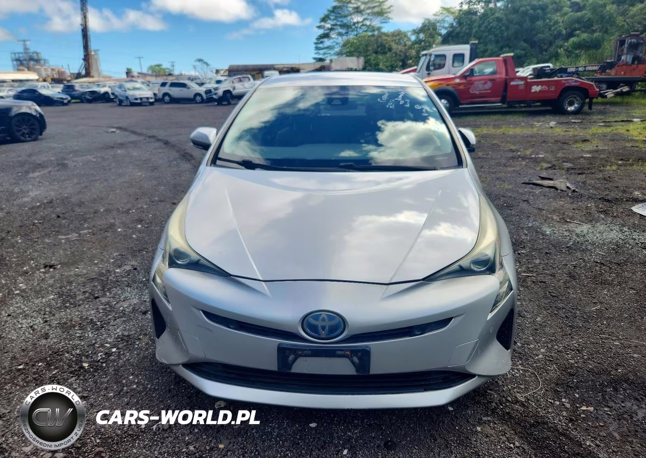 2018 Toyota Prius VIN:JTDKBRFU8J3081640 - 5