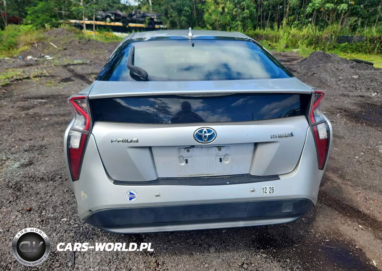 2018 Toyota Prius VIN:JTDKBRFU8J3081640 - 6