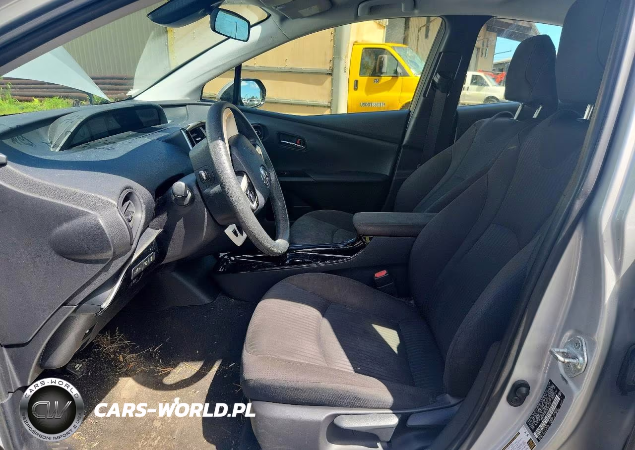 2018 Toyota Prius VIN:JTDKBRFU8J3081640 - 7