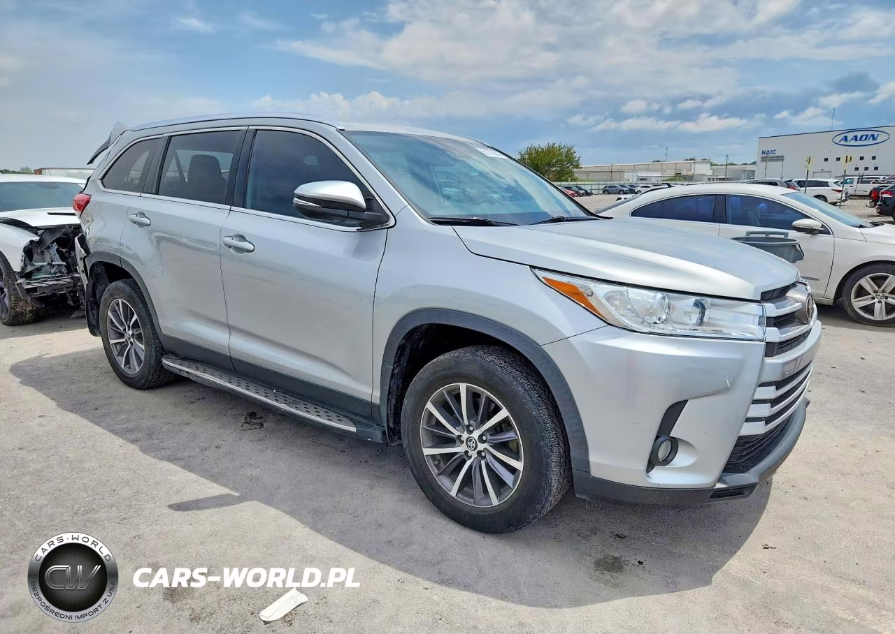 2019 Toyota Highlander Se VIN:5TDKZRFH2KS565138 - 4