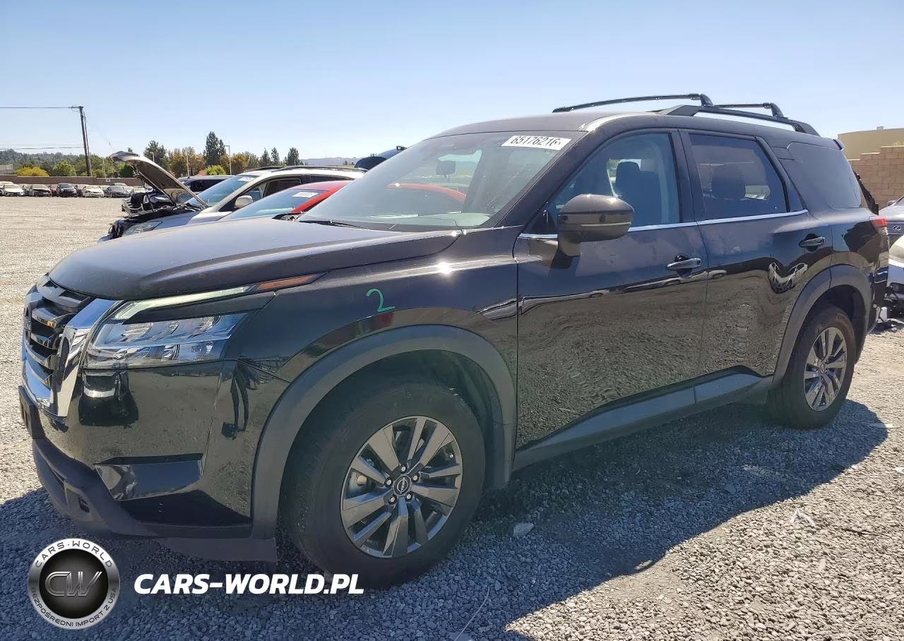 2022 Nissan Pathfinder Sv