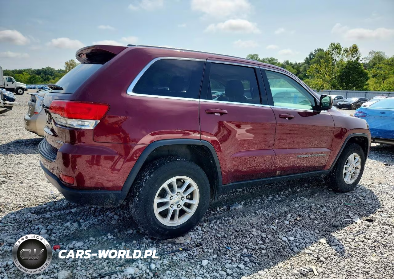 2018 Jeep Grand Cherokee Laredo VIN:1C4RJFAG4JC167562 - 3