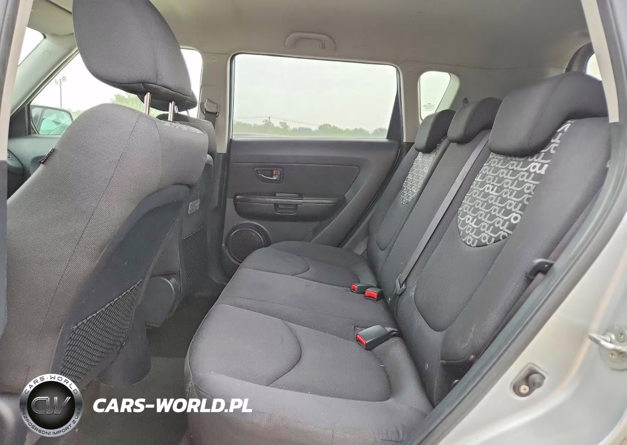 2010 Kia Soul + VIN:KNDJT2A28A7704270 - 10