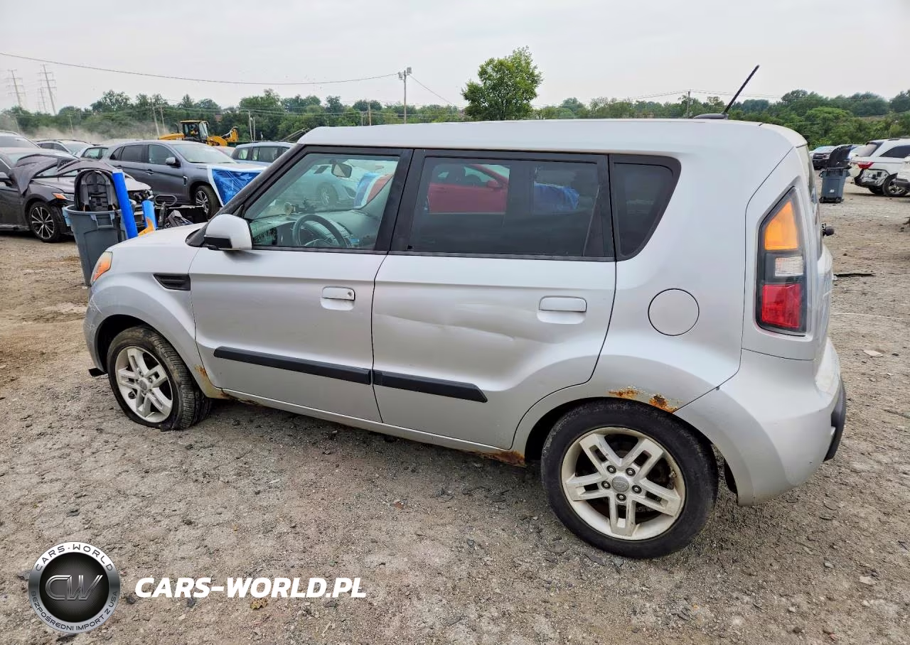 2010 Kia Soul + VIN:KNDJT2A28A7704270 - 2