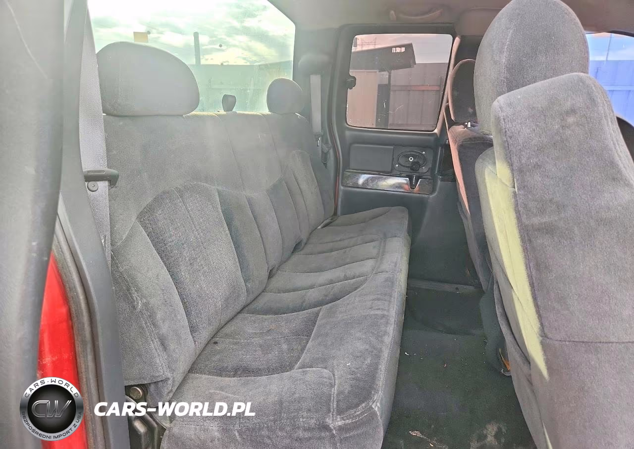 2001 Chevrolet Silverado C1500 VIN:2GCEC19T811205751 - 10