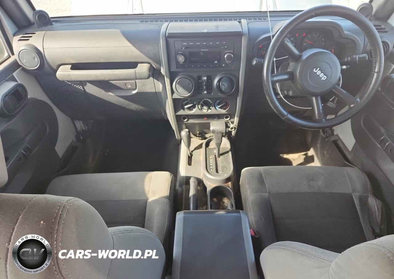 2009 Jeep Wrangler Unlimited X VIN:1J4GZ39179L730625 - 8