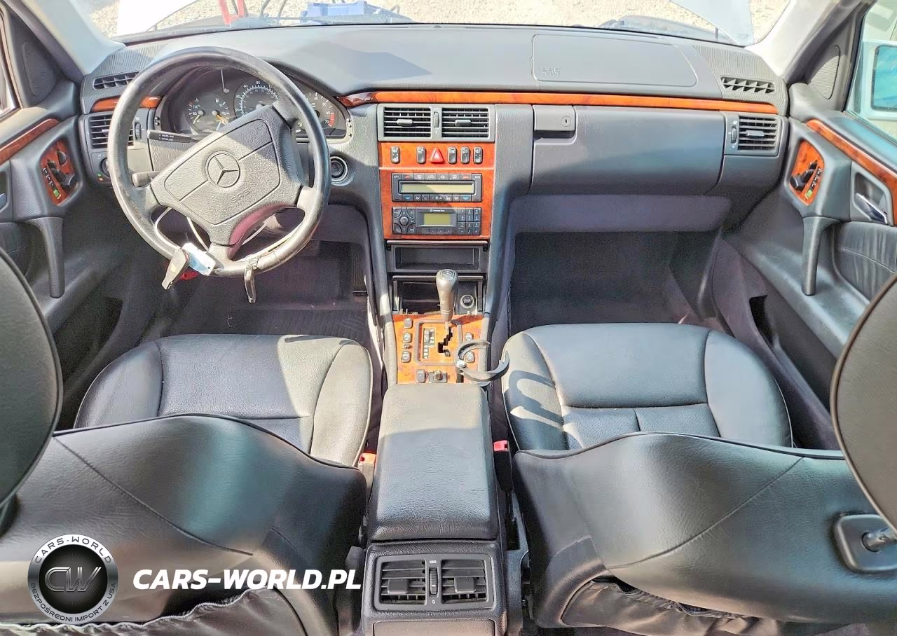 1999 Mercedes-Benz E 320 VIN:WDBJF65H4XA743428 - 8