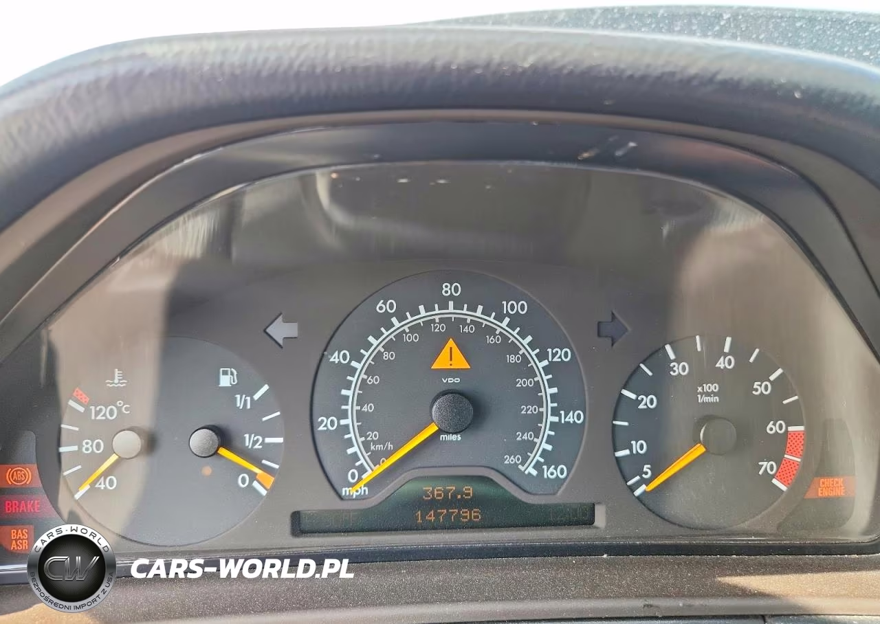 1999 Mercedes-Benz E 320 VIN:WDBJF65H4XA743428 - 9