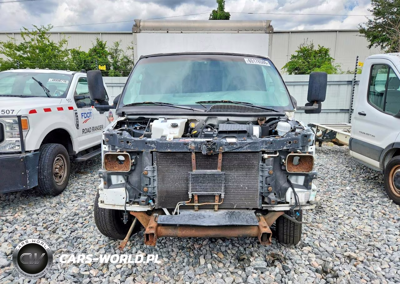 2004 GMC Savana Box Truck VIN:1GDGG31V941901837 - 5