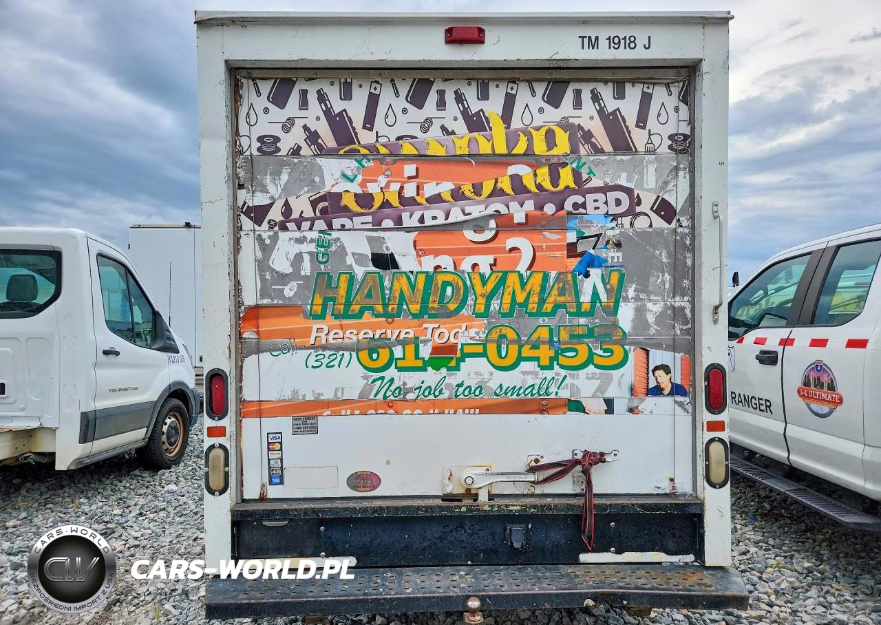 2004 GMC Savana Box Truck VIN:1GDGG31V941901837 - 6