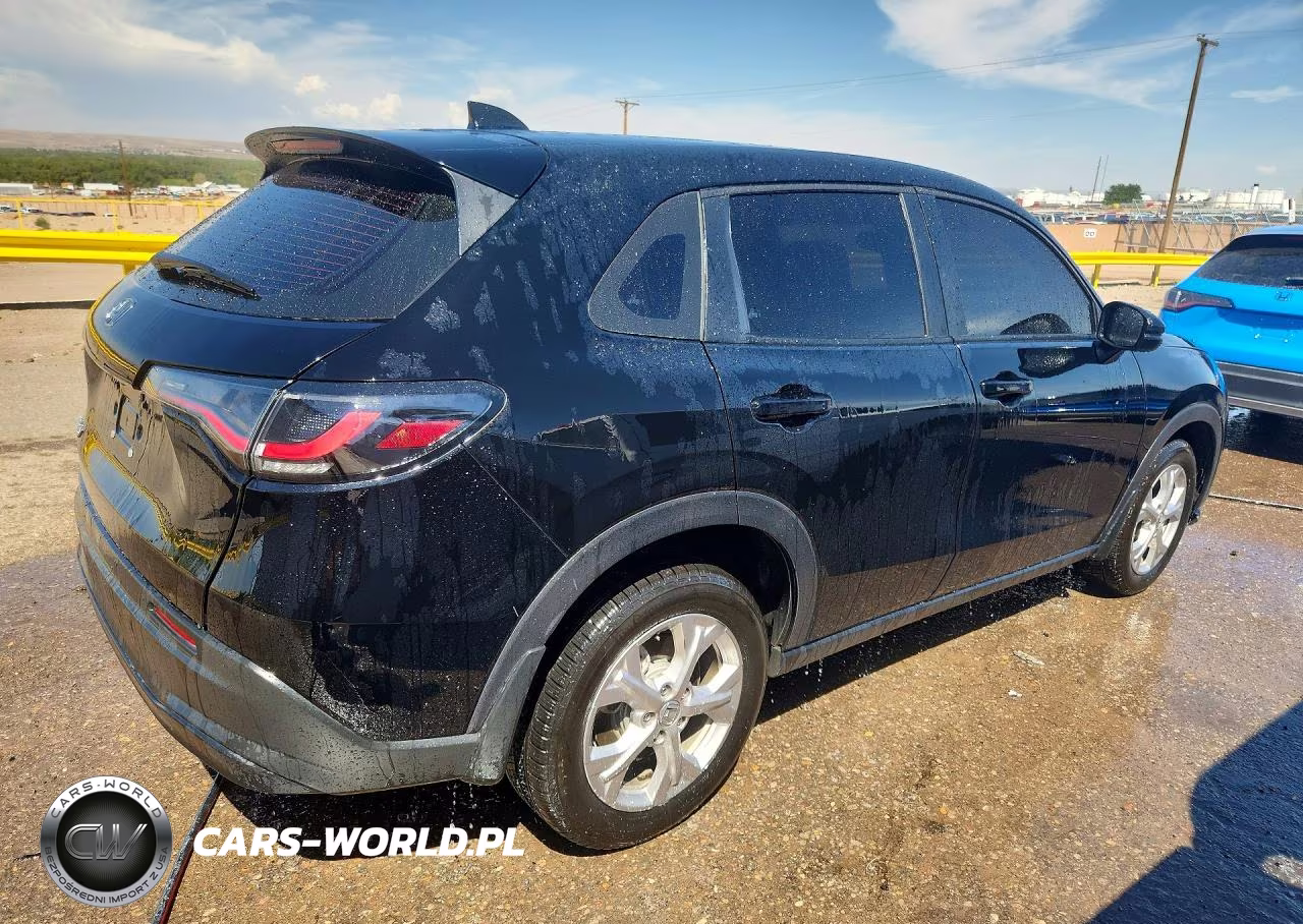 2025 Honda Hr-V Lx VIN:3CZRZ2H35SM759602 - 3