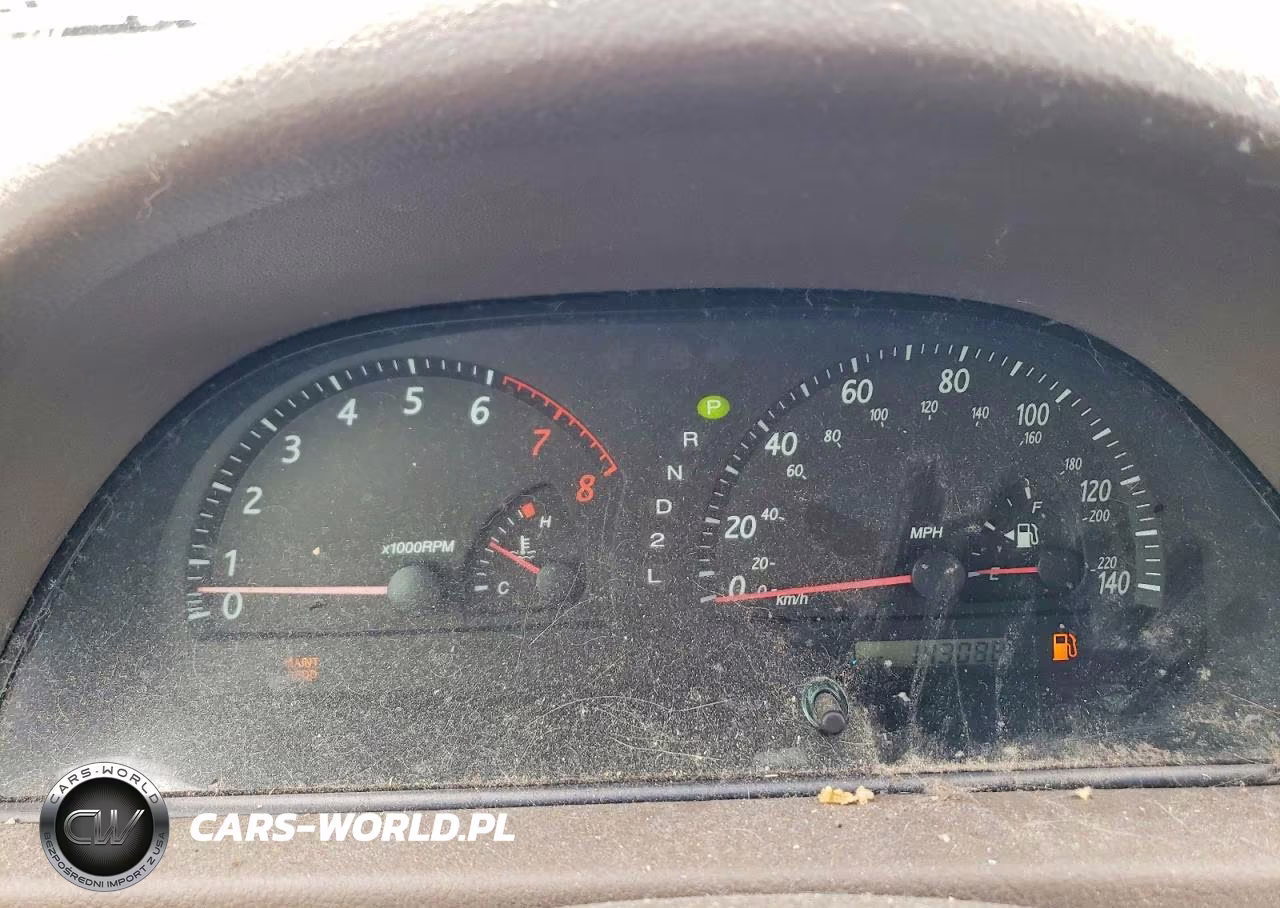 2004 Toyota Camry Le VIN:JTDBE32KX40261913 - 9