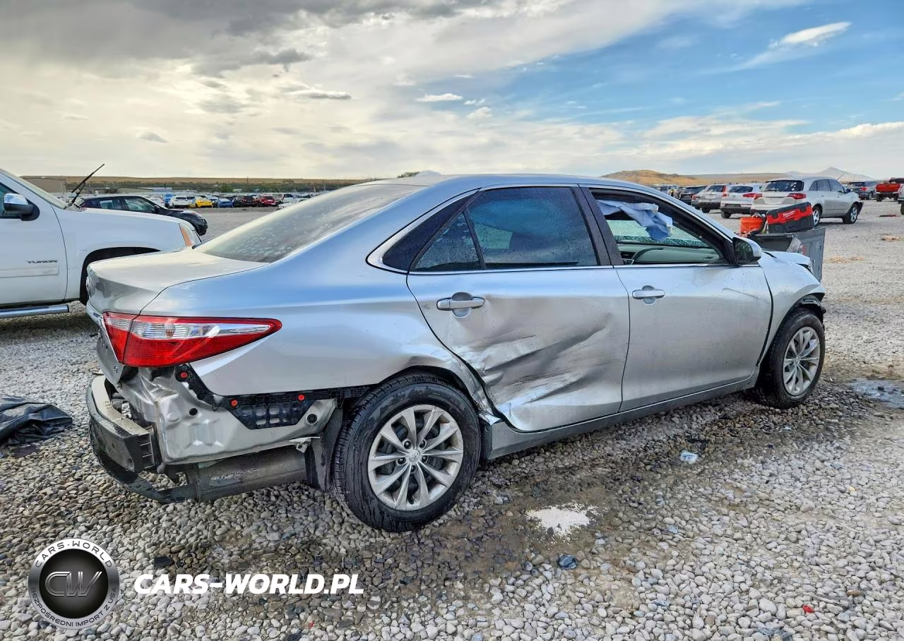 2015 Toyota Camry Le VIN:4T1BF1FK0FU489910 - 3