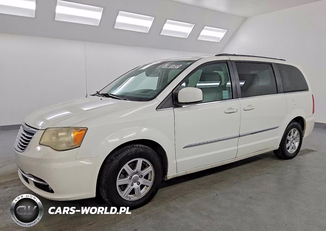 2013 Chrysler Town & Country Touring