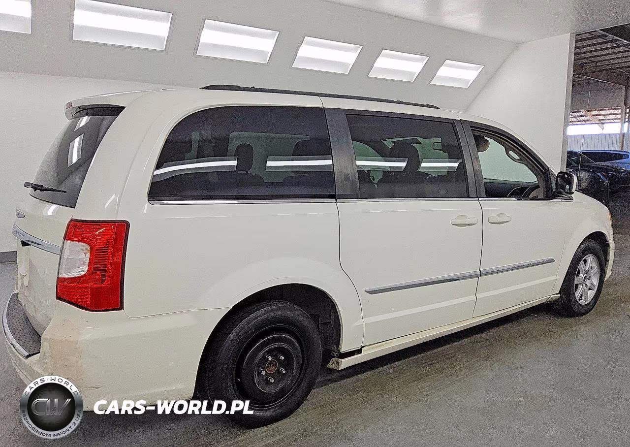 2013 Chrysler Town & Country Touring VIN:2C4RC1BG4DR528960 - 3