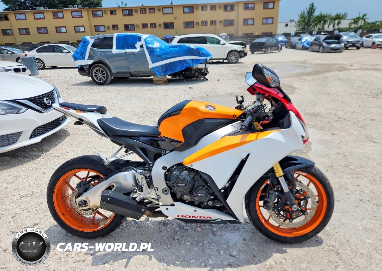 2015 Honda Cbr1000 Rr – zdjęcie 1 z 9