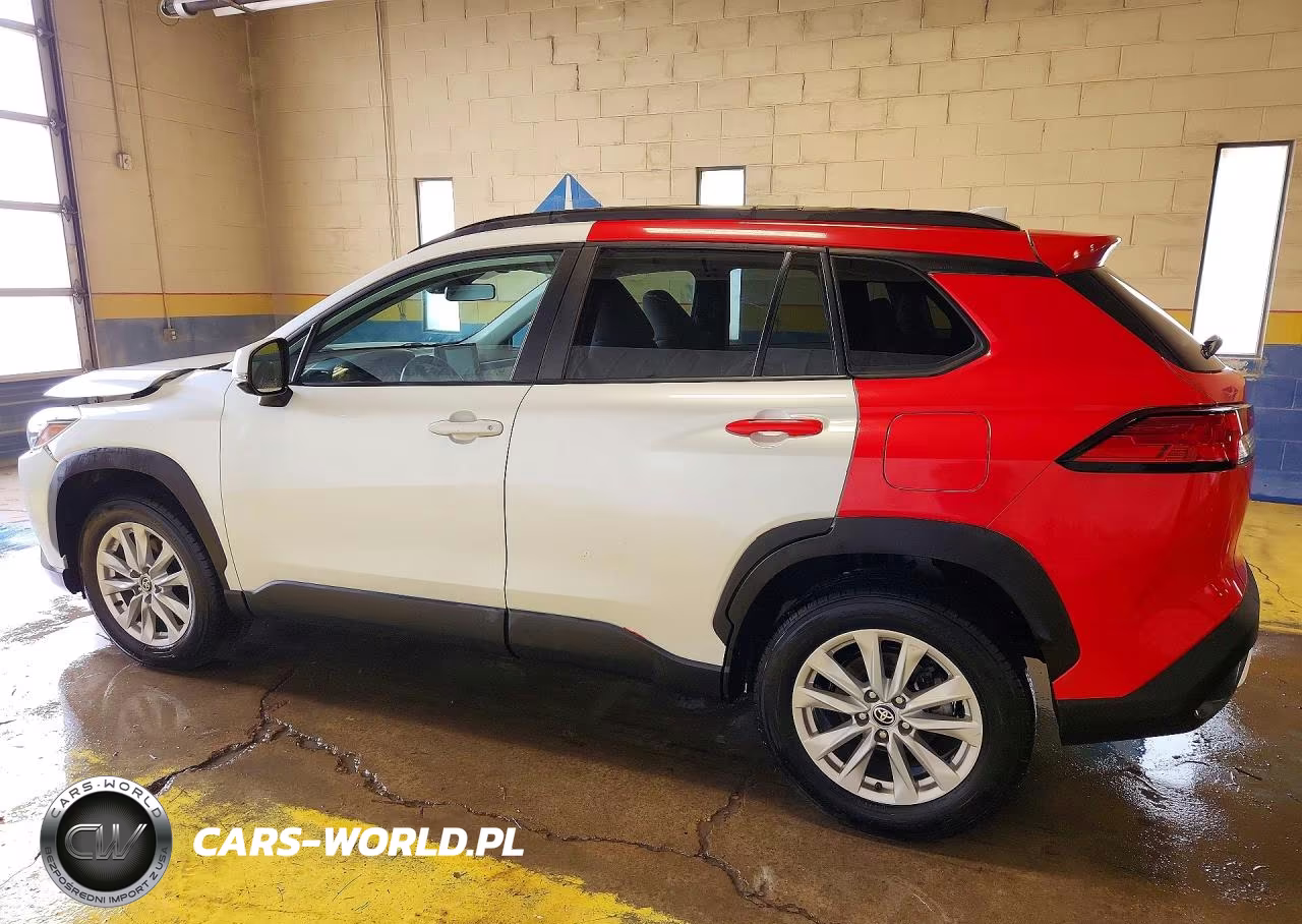 2022 Toyota Corolla Cross Le VIN:7MUCAAAG0NV033537 - 2