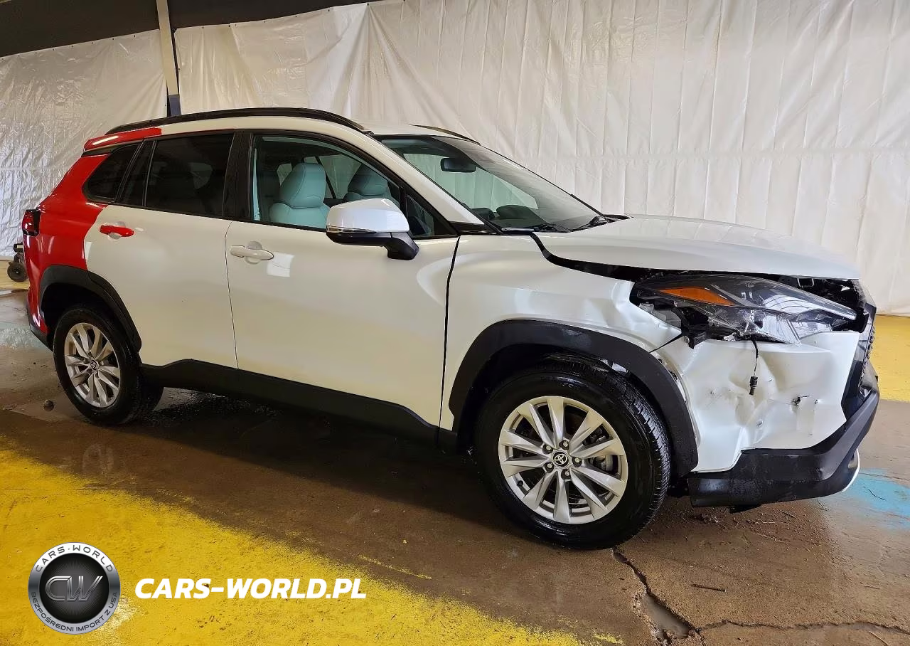 2022 Toyota Corolla Cross Le VIN:7MUCAAAG0NV033537 - 4