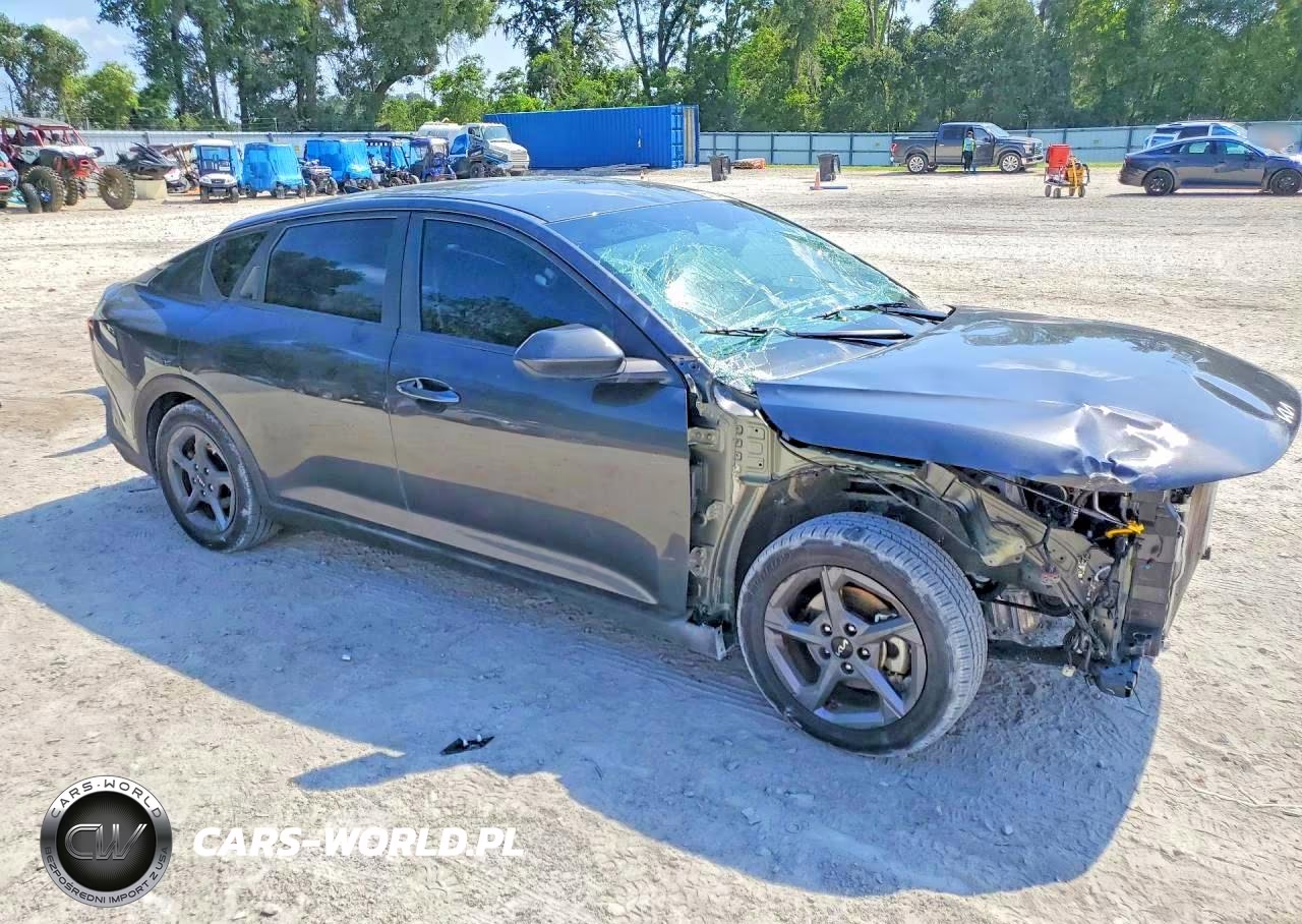2025 Kia K4 Lxs VIN:3KPFT4DE5SE201840 - 4