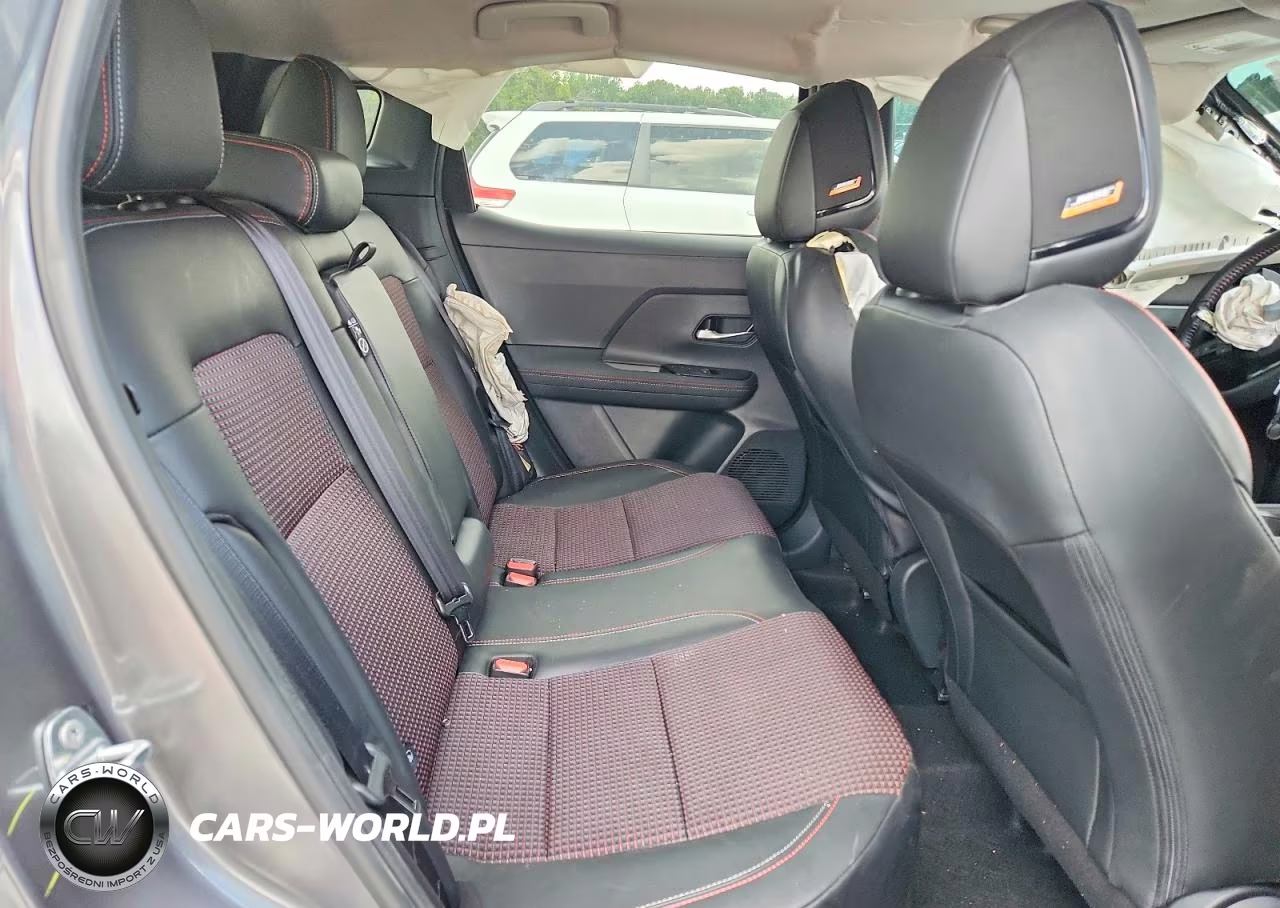 2025 Nissan Kicks Sr VIN:3N8AP6DD4SL383547 - 11